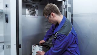 Klimaprüfung: Die Klimaschränke wurden für den TÜV Süd auf die Bedürfnisse des Prüfinstituts beim Batterie-Test zugeschnitten. (Bild: Binder)