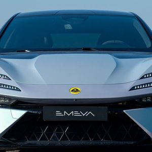 Knapp über 100.000 Euro will Lotus für die Limousine.(Bild:  Lotus)