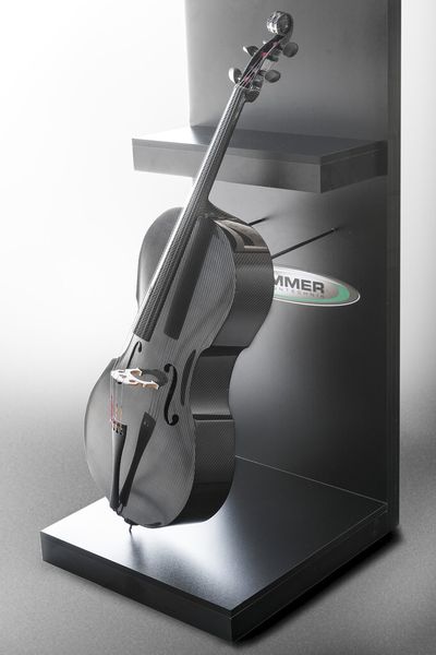 Die Vorteile liegen auf der Hand: Musikinstrumente aus Kohlenstofffasern bieten Witterungsunempfindlichkeit, Ermüdungsfreiheit und Resonanzfähigkeit. (Bild: Wimmer)