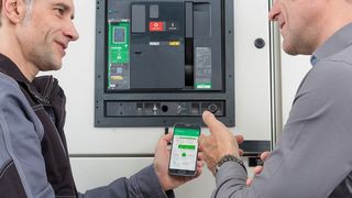 Schneider Electric hat seine Masterpact-MTZ-Baureihe um einen Leistungsschalter mit integrierter Strom- und Energiemessung im Bereich 630 A bis 1600 A ergänzt.  (Schneider Electric)