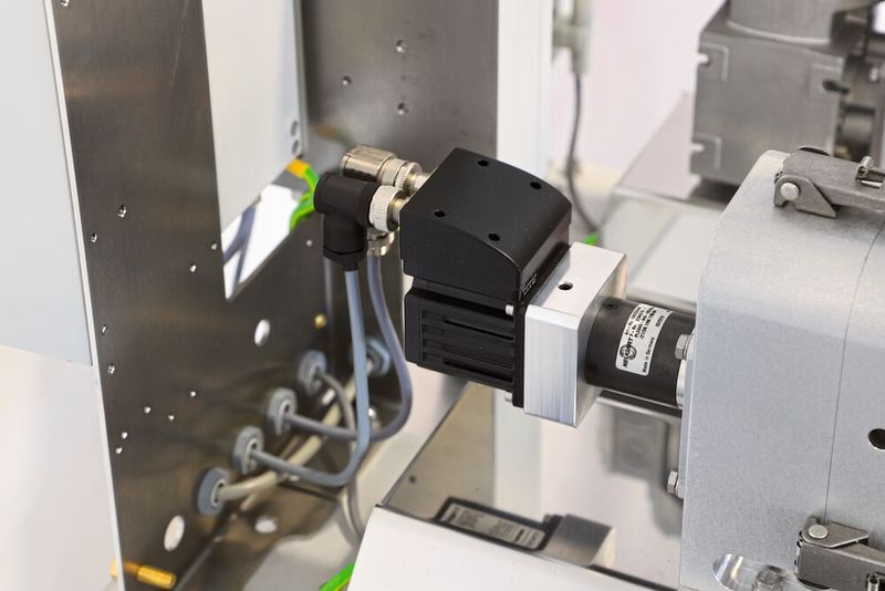 Für eine perfekte Dosierung sind viele Details (wie hier im Bild der Servomotor) nötig. (Bild: Brabender Technologie)