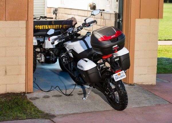Die Polizeimodelle der Elektromotorräder Zero DS und Zero S wurden speziell für Sicherheitsaufgaben entwickelt (Bild: Zero Motorcycles)