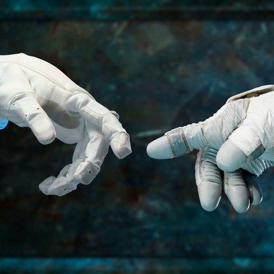 In naher Zukunft können Roboter via Mobilfunk miteinander kommunizieren und im Kollektiv neue Fähigkeiten erlernen – selbstständig und ganz ohne die Kontrolle der Menschen.(Bild:   / CC0)