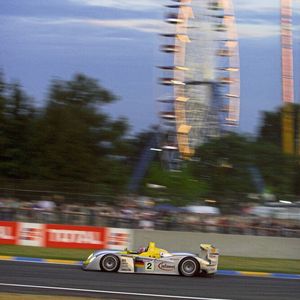 Der R8, den Audi von 2000 bis 2006 als Rennwagen eingesetzt hat. gilt mit 62 Siegen in 79 Renneinsätzen als einer der erfolgreichsten Sportprototypen aller Zeiten. (Bild:  Audi)