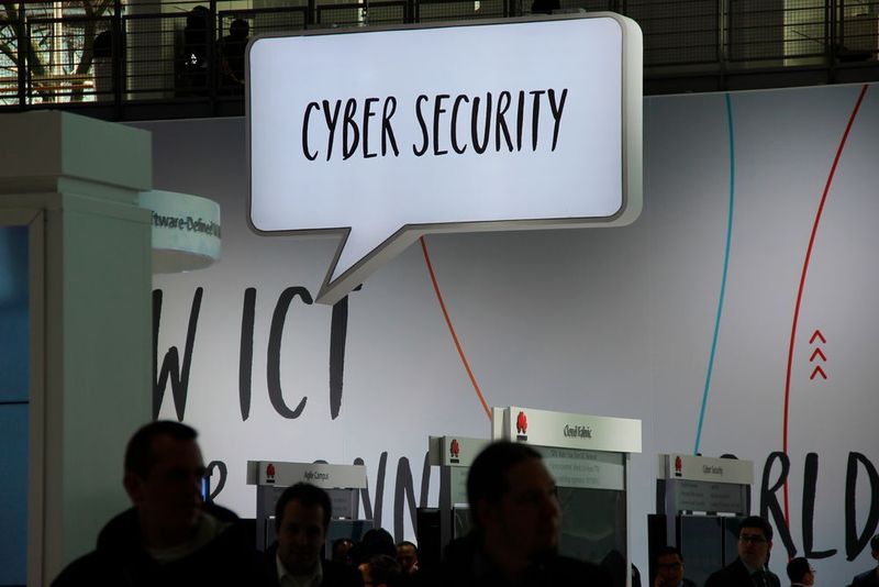 Am Stand von Huawei. (Bild: Robert Horn)