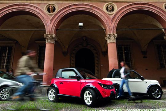 Die Smiles AG präsentiert den Tazzari Zero. (Archiv: Vogel Business Media)