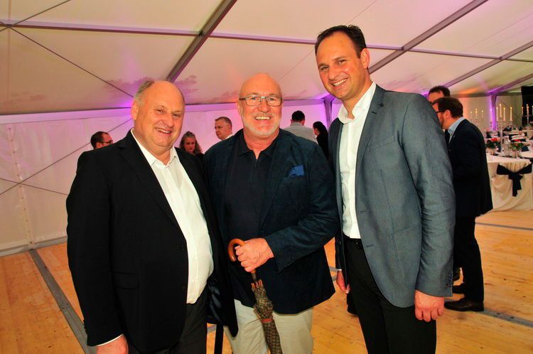 Fachgespräch zum Thema Ausbildung: Helmut Peter (BFC), Werner Degen (Vogel Business Media) und Andreas Peter (Autohaus Peter).  (Zietz/»kfz-betrieb«)