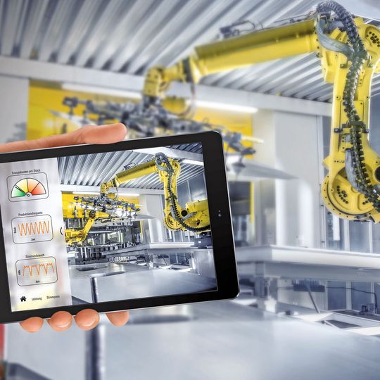 Viele Unternehmen haben schon begonnen, Industrie-4.0-fähige Produkte einzusetzen, weil dies handfeste wirtschaftliche Vorteile bietet. Viele Unternehmen haben schon begonnen, Industrie-4.0-fähige Produkte einzusetzen, weil dies handfeste wirtschaftliche Vorteile bietet.
