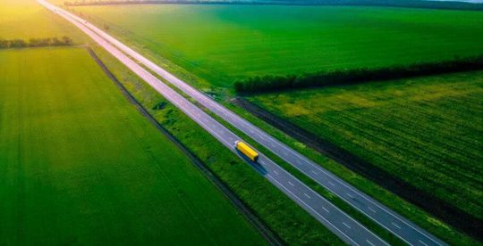 Der Aircargoclub Deutschland ACD empfiehlt, dass die Digitalisierung mit Blick auf die Luftfracht bereits am Boden optimiert werden sollte. So könnten etwa die idealen Routen herausgearbeitet werden. Die Luftfracht könne von den Lieferketten der Straße profitieren. Hier mehr dazu ... Der Aircargoclub Deutschland ACD empfiehlt, dass die Digitalisierung mit Blick auf die Luftfracht bereits am Boden optimiert werden sollte. So könnten etwa die idealen Routen herausgearbeitet werden. Die Luftfracht könne von den Lieferketten der Straße profitieren. Hier mehr dazu ...