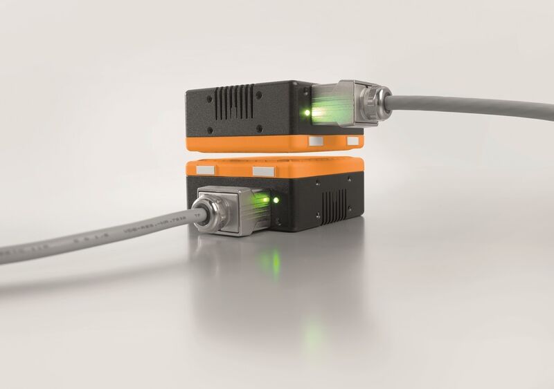 Das System Freecon Contactless überträgt mittels induktiver Resonanzkopplung eine Leistung von 240 W – Spannung: 24 V / Strom: 10 A – über einen Luftspalt von bis zu 5 mm kontaktlos, bei einem Wirkungsgrad von bis zu 90 %. (Bild: Weidmüller)