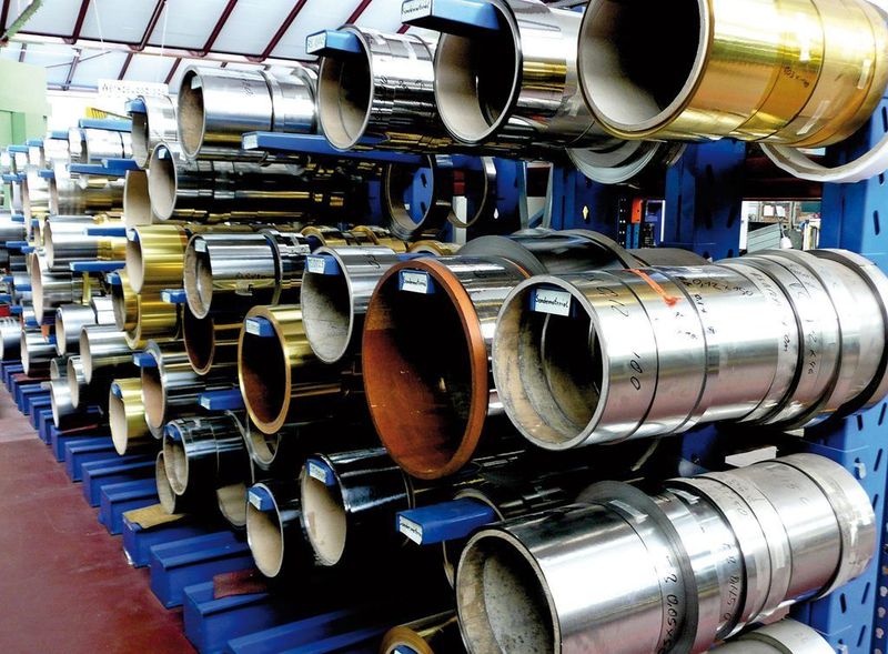 ....vom Coil abgearbeitet. In der Regel sind es Aluminiumwerkstoffe, Messing sowie unlegierte und nichtrostende Stähle, die zum Einsatz kommen. (Archiv: Vogel Business Media)
