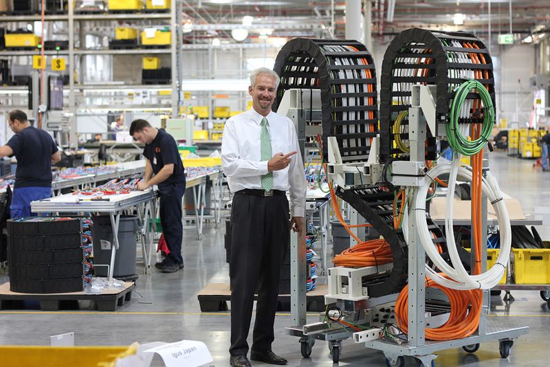 Der Leiter des Geschäftsbereiches Readychain & Readycable der Igus GmbH, Dipl-Ing. (FH) Christian Stremlau sagt: „Der Einsatz des neuen Gestells ist bereits ab fünf Systemen pro Jahr wirtschaftlich.“ (Bild: Igus)