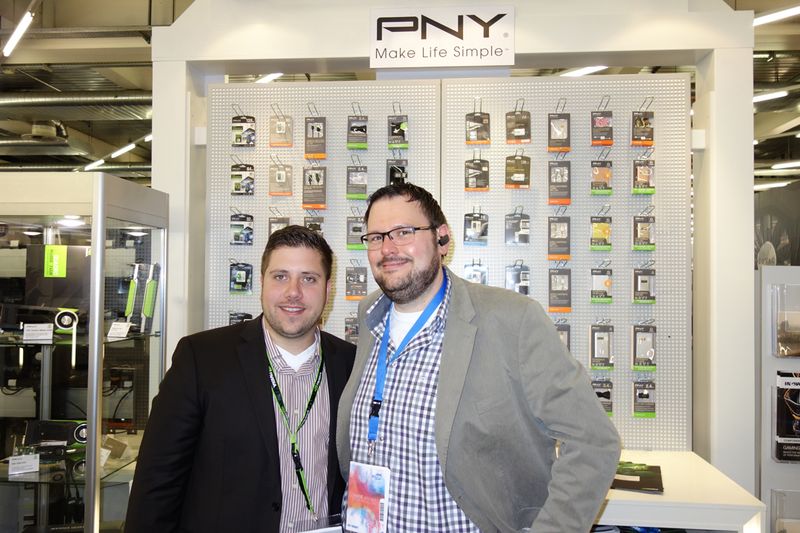 Speicherkollegen (l.) Marco Schulze, PNY, und Timo Stute, Buffalo. (Bild: IT-BUSINESS)