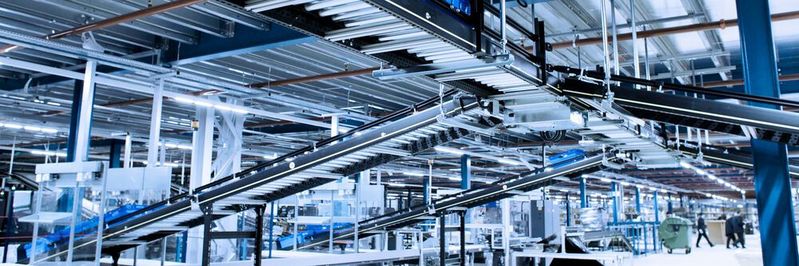 Für seine Fördertechniklösung Viaconvey greift Viastore auf das Baukastensystem seines neuen Partners Interroll zurück: auf Förderrollen, Motoren und Antriebe für Förderanlagen, Förderer sowie Sorter.