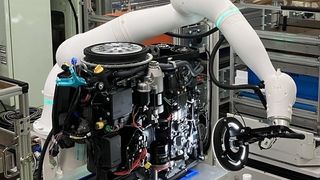 The seventh axis on the cobot increases flexibility in production and logistics. (Image: Yamaha Robotics)