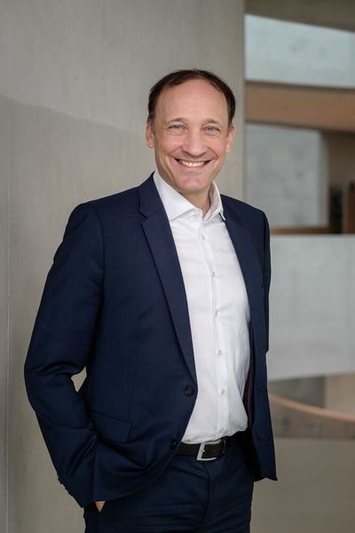 Marcus Kuhnert tritt nach einer neunjährigen Amtszeit als Chief Financial Officer und Mitglied der Geschäftsleitung von Merck zurück. (Bild: Merck)