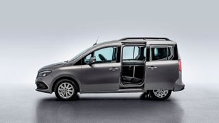 In Kooperation mit der Firma Vanessa verwandelt sich der Citan in die wohl kompakteste Form eines Campers. (Bild: © Mercedes-Benz AG)