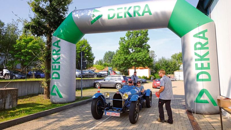 Prüfung bei der Dekra: ein Bugatti Typ 54 GP, Bj. 1932. (Bild: Zietz/»kfz-betrieb«)