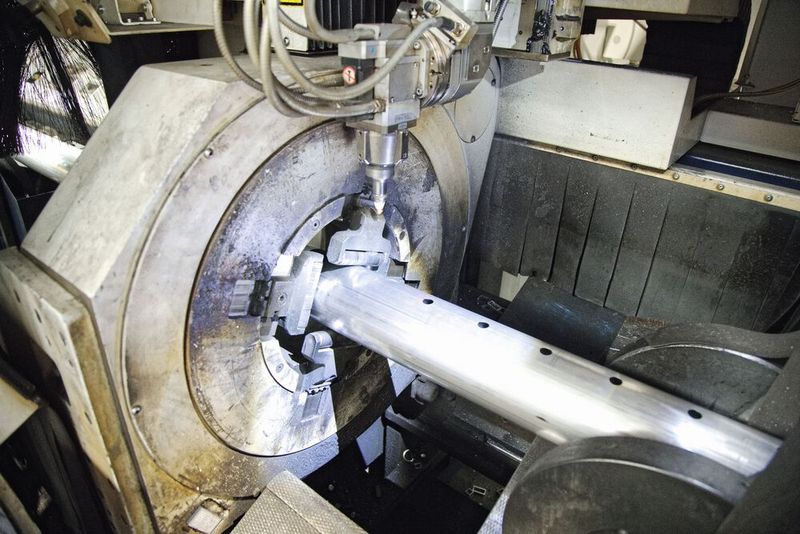 Une décision stratégique a été d’investir dans la « TruLaser Tube 7000 3D » de Trumpf, une installation de découpe de tubes au laser, qui permet de fabriquer des composants tubulaires de façon beaucoup plus flexible, productive et, au final, plus économique. (Source : Matthias Böhm)