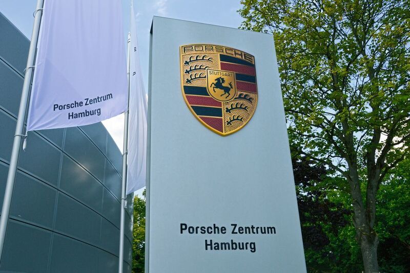 Die Porsche-Niederlassung Hamburg hat sich um den Internet Sales Award 2018 beworben. (Achter/»kfz-betrieb«)