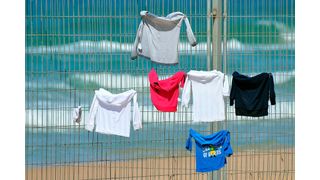 Das Recycling von Textilien ist nicht einfach, besonders dann nicht, wenn es sich um Mischtextilien handelt, etwa um einen Mix aus Baumwolle und Polyester. (Symbolbild) (Bild: frei lizenziert)