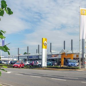 In Einbeck verkauft das Unternehmen die beiden Marken Renault und Dacia.