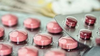 Trotz eines ausgereiften Gesudheitssystem setzen zalhreiche Bundesbürger zumindest vereinzelt auf alternative Heilungsmethoden, die oftmals keinen nachgewiesen Effekt besitzen. Psychologien der Universität Mainz haben untersucht, warum das so ist. (gemeinfrei)