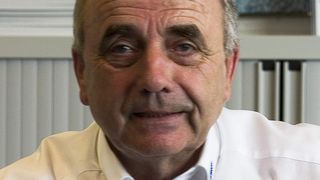 Hans-Jürgen Geiger, geschäftsführender Gesellschafter der Hans Jürgen Geiger Maschinen-Vertrieb GmbH, Metzingen: „Ich möchte nicht verschweigen, dass es in den Unternehmen eine neue Generation von Einkäufern und Verkäufern gibt, die über lange Jahre währende gute Geschäftsverbindungen nicht mehr honorieren wollen, können oder dürfen.“ Bilder: Schreier (Archiv: Vogel Business Media)