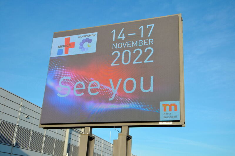 Nach vier erfolgreichen Messetagen schließt die Messe Düsseldorf die Tore. Schon jetzt heißt es: Datum für nächstes Jahr vormerken. 2022 finden die Compamed und die Medica vom 14 bis 17 November statt. (J. Engelke/Vogel Communications Group)