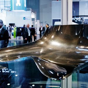 Die Automatisierung grossserientauglicher Fertigungsprozesse von Composites-Bauteilen steht 2015 im Mittelpunkt.