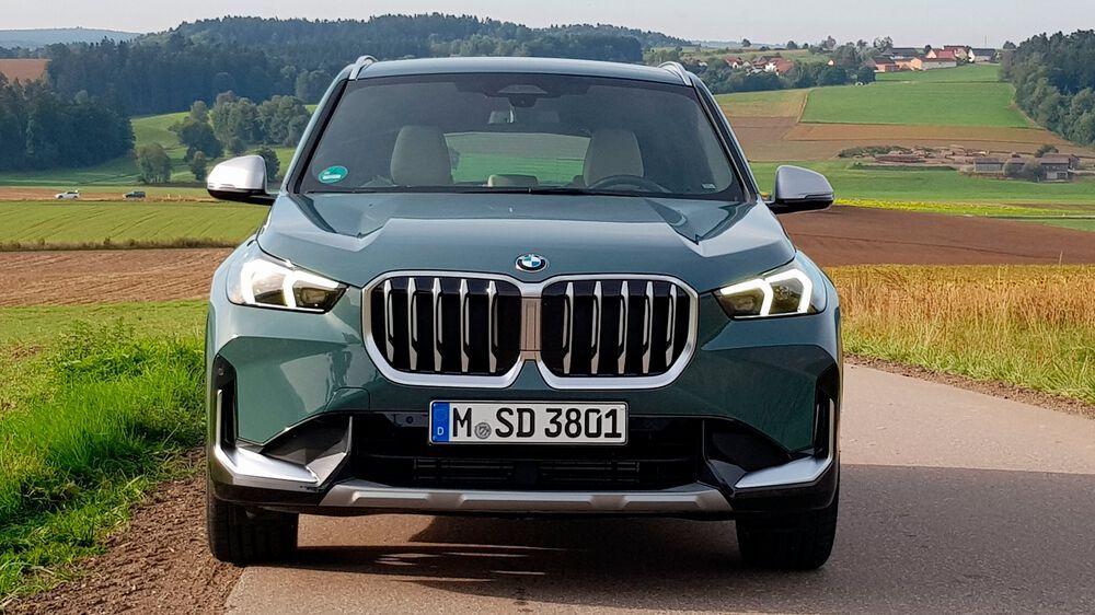 Neuer BMW X1 – erstmals auch rein elektrisch als iX1 || Bild 1 / 11