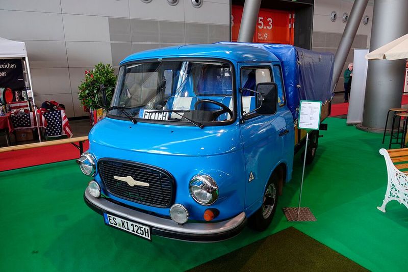 Auch manche DDR-Klassiker wie der Kleintransporter Barkas B 1000 waren zu sehen. (Bild: Rosenow/»kfz-betrieb«)