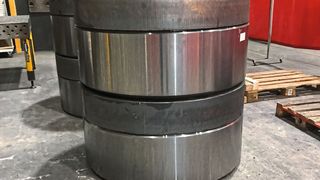 Mit einem Durchmesser von 2.270 Millimetern, einer Höhe von 1.391 Millimetern und 12 Tonnen Gewicht war jedes der vier Bauteile ein richtiger Koloss. (Jebens)