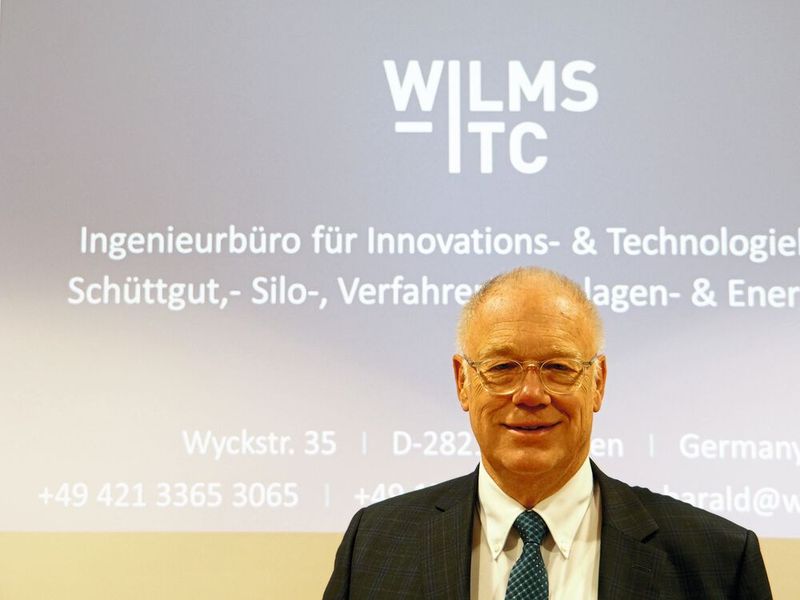 Dr. Harald Wilms, Wilms-ITC Ingenieurbüro, zeigte auf, wie Probleme an der Schnittstelle zwischen Silo, Austragung, Dosierung und Einspeisung in die Förderleitung vermieden werden können. (Bild: Mühlenkamp)
