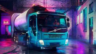 Den Volvo FE-Electric soll es auch mit einem Niederflur-Fahrerhaus geben – für leichteres Ein- und
Aussteigen sowie bessere Sicht auf das Verkehrsgeschehen. (Bild: Volvo Trucks)