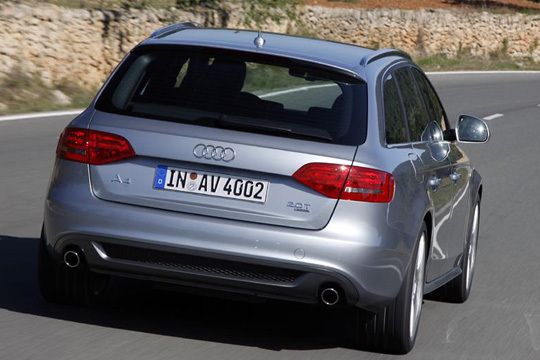 Die stufenlose Mulititronic arbeitet dezent im Hintergrund und spart zudem Kraftstoff. Der Fahrer bemerkt den Gangwechel nicht. (Archiv: Vogel Business Media)