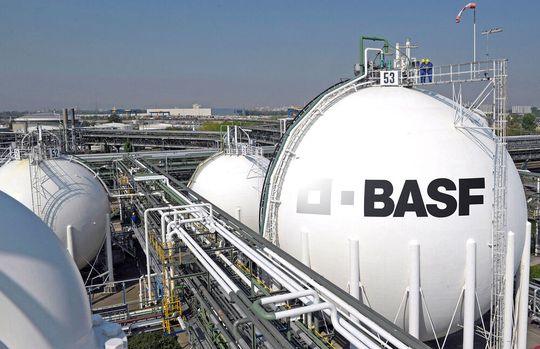 BASF steigt in die Herstellung von grünem Wasserstoff ein! Ein sehr produktiver Elektrolyseur wurde jetzt am Standort Ludwigshafen in Betrieb genommen (Symbolbild) ...(Bild:  BASF)