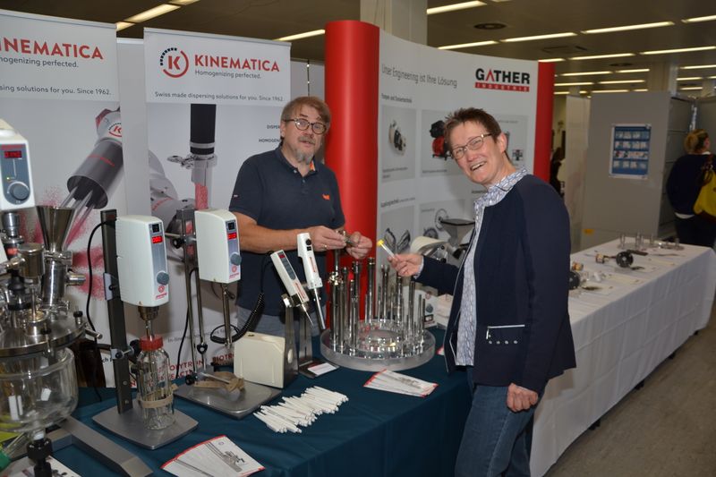 Impressionen der Lab-Supply Hamburg vom 29. Oktober 2019  Die letzte Lab-Supply Messe 2019 fand in der MesseHalle Hamburg-Schnelsen statt. Impressionen vom Messetag sowie einige Besucherstimmen finden Sie in dieser Bildergalerie. Die nächste Lab-Supply ist am 18. März 2020 in Frankfurt am Main. Lese-Empfehlung: Nachbericht zum erfolgreichen Auftakt der Lab-Supply in Wien. (LABORPRAXIS, C. Lüttmann)
