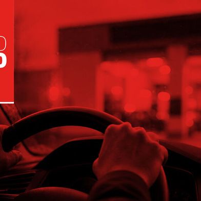 Fast jeder dritte Autofahrer geht mit Bedenken zum Werkstatttermin – nicht wegen der Reparatur, sondern wegen der Rechnung. (Bild: Dall-E / KI-generiert)