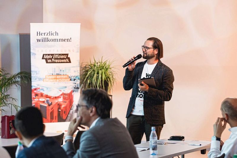 Impressionen der Fachtagung „Mehr Effizienz im Presswerk“ 2025 in Würzburg. (Bild: Stefan Bausewein)