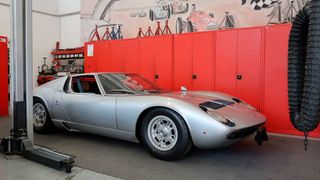 Bei konventionellen Autohaus-Policen bleiben Besonderheiten des Oldtimergeschäfts oft unberücksichtigt oder Fahrzeuge älter als 20 Jahre gänzlich ausgenommen. (Bild: Peter Diehl)