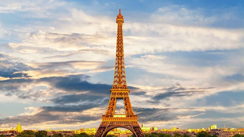 Die neuen Regeln gelten für alle Unternehmen mit Hauptsitz in Frankreich.