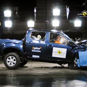 (EuroNCAP)