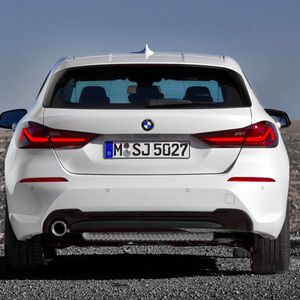 (BMW)