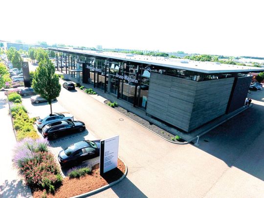 Das Autohaus Bruno Widmann in Crailsheim.(Bild:  Widmann)
