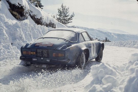 Die Alpine spielte wie viele Heckmotorfahrzeuge ihr Potenzial vor allem auf schlechtem/losem Untergrund aus. (Foto: Renault)