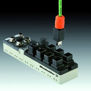Bild 2: Der RJ45-Steckverbinder (IE-Line-Steadytec) wurde hinsichtlich der Anforderungen an Kontaktsysteme im Industriebereich entwickelt.