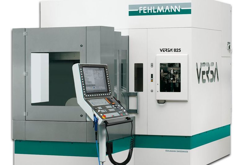 Auf der EMO zeigt Fehlmann sein etabliertes 5-Achs-Bearbeitungszentrum Versa 825 in einer Automationslösung zusammen mit der neuen Versa 645 linear, Palettenhandlingssystem und Regalmagazin. (Fehlmann)