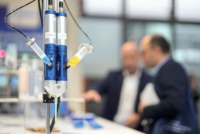 Die Compamed 2026 wird vom 16. bis 19. November in Düsseldorf parallel zur Medica auf technologische Grundlagen der Medizintechnik richten. (Bild: Messe Düsseldorf / Tillmann)