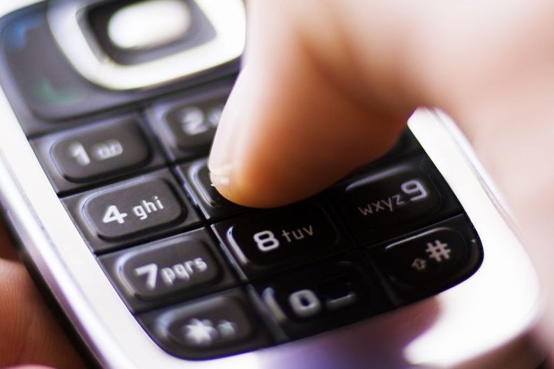 Der Timetracker von motec-data ermöglicht das An- und Abmelden der Mitarbeiter via Handy. In der einfachsten Form reicht dazu eine kurze SMS und ein der Absendernummer zugeordneter Zeitstempel wird erfasst.  (Bild: Motec-Data)